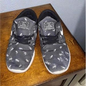 2 Stefan janoski shoes